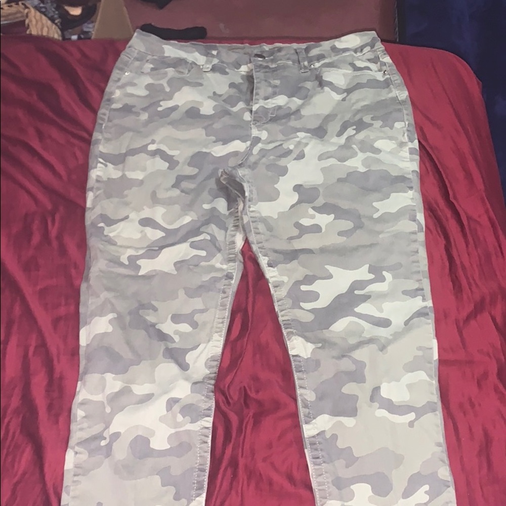 camo jeans
